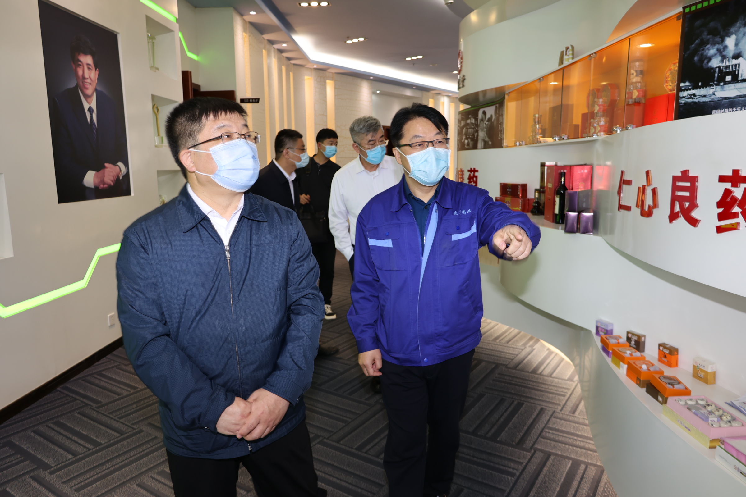 黑龍江省藥品監(jiān)督管理局調(diào)研組走訪友搏藥業(yè)
