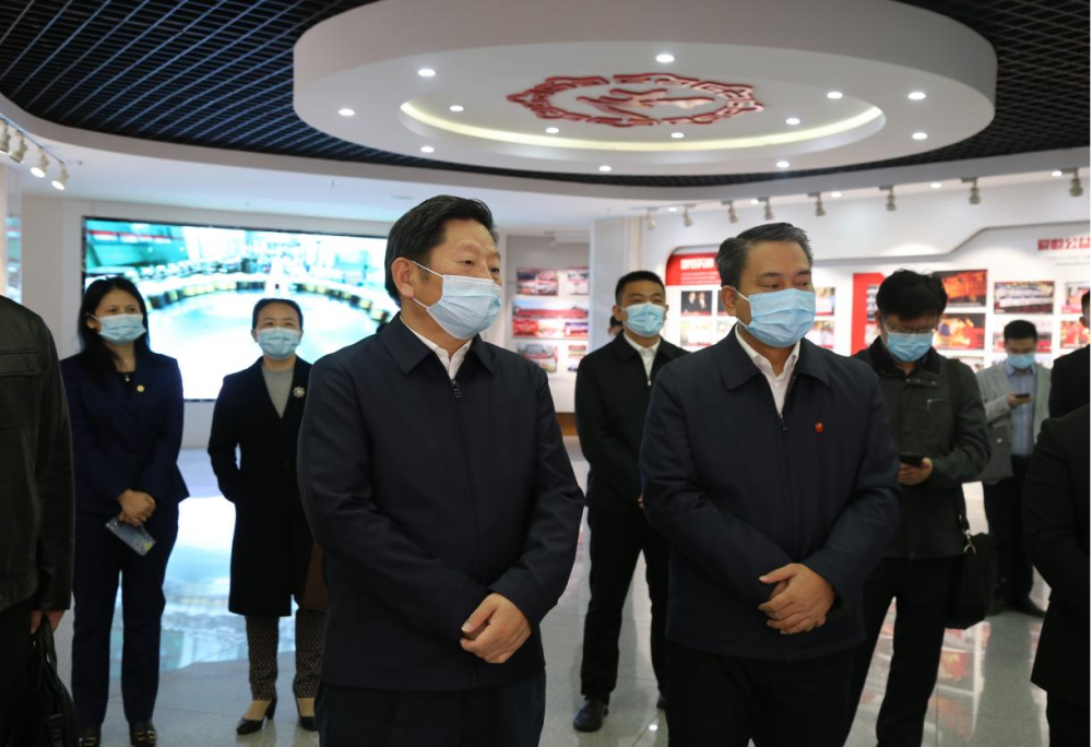 湖南湘江新區黨工委委員、管委會副主任羅社輝一行調研九芝堂